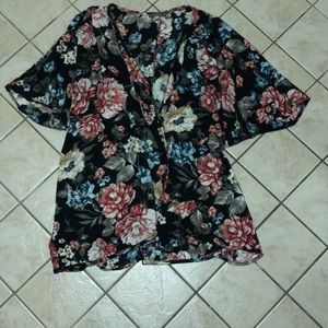 Cute Floral cardigan size 3x